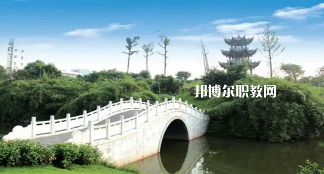 瀘州醫(yī)學院衛(wèi)生學校2022年報名條件、招生要求、招生對象
