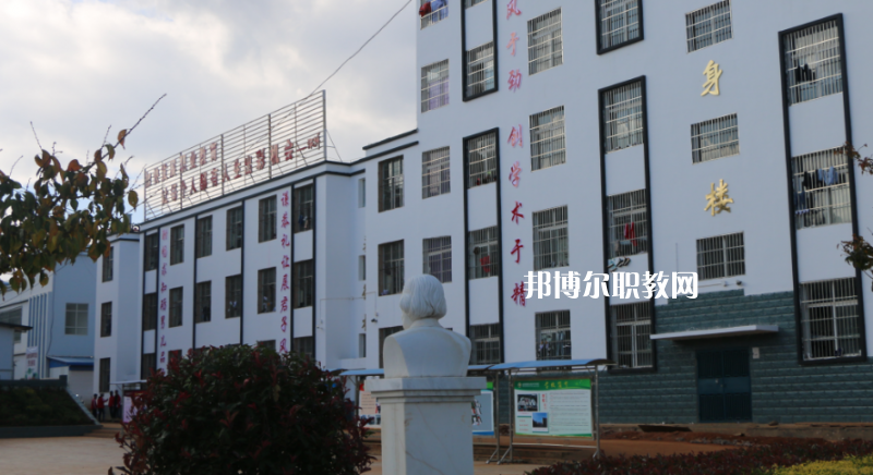 鹽源縣職業(yè)中學2022年報名條件、招生要求、招生對象