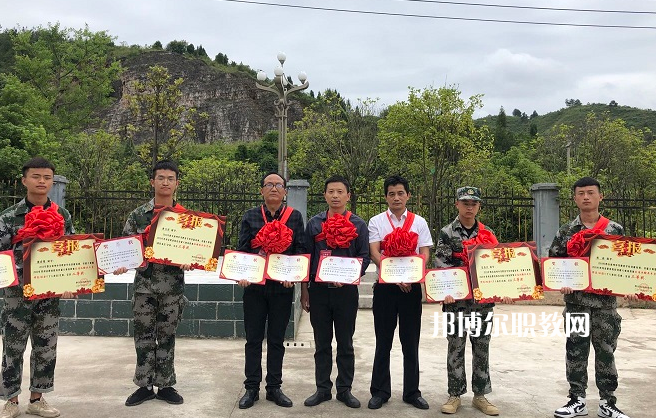 黔東南州應(yīng)用技術(shù)學(xué)校2022年報(bào)名條件、招生要求、招生對(duì)象