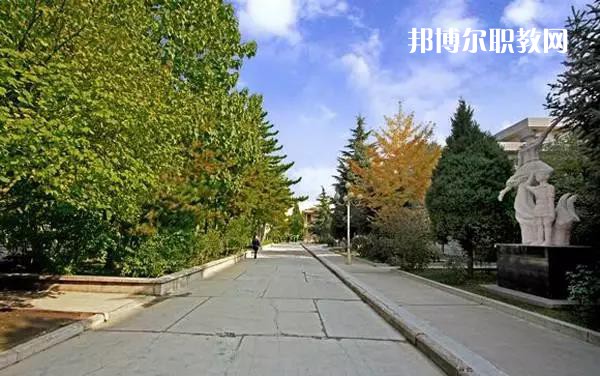 平?jīng)鰩煼秾W校2022年報名條件、招生要求、招生對象