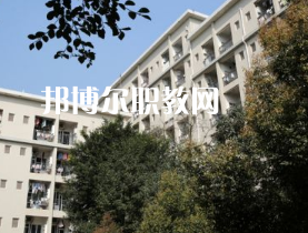 重慶輕工業(yè)學(xué)校2022年報名條件、招生要求、招生對象