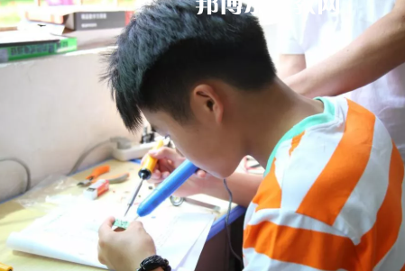安順機(jī)械工業(yè)學(xué)校2022年報(bào)名條件、招生要求、招生對(duì)象