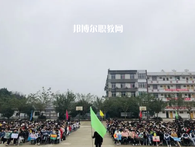 紅河州衛(wèi)生護理學(xué)校2022年學(xué)費、收費多少