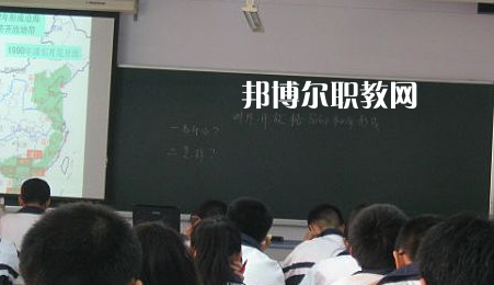 紫云民族職業(yè)技術(shù)中學2022年招生辦聯(lián)系電話