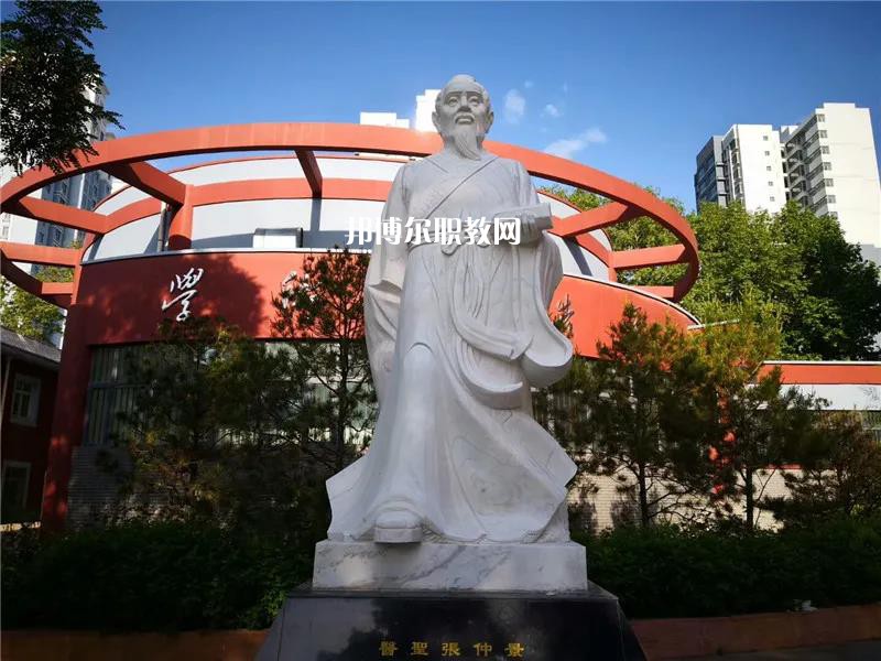 天水衛(wèi)生學(xué)校2022年報名條件、招生要求、招生對象