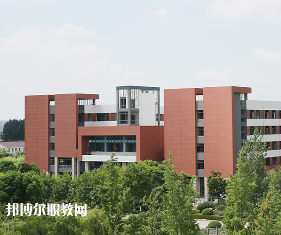 鹽城生物工程高等職業(yè)技術(shù)學校2022年招生辦聯(lián)系電話