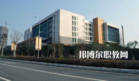 重慶合川職業(yè)教育中心2022年報(bào)名條件、招生要求、招生對(duì)象