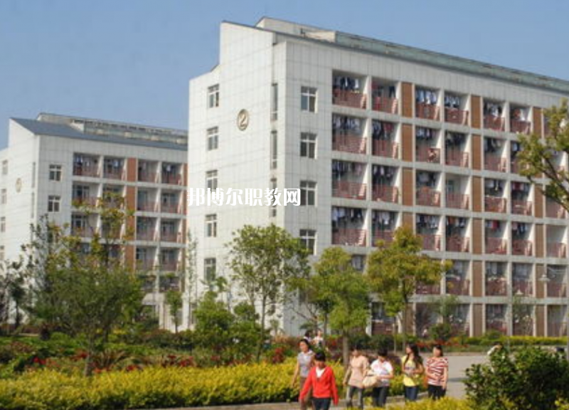 保山市昌寧縣職業(yè)技術(shù)學(xué)校2022年學(xué)費(fèi)、收費(fèi)多少