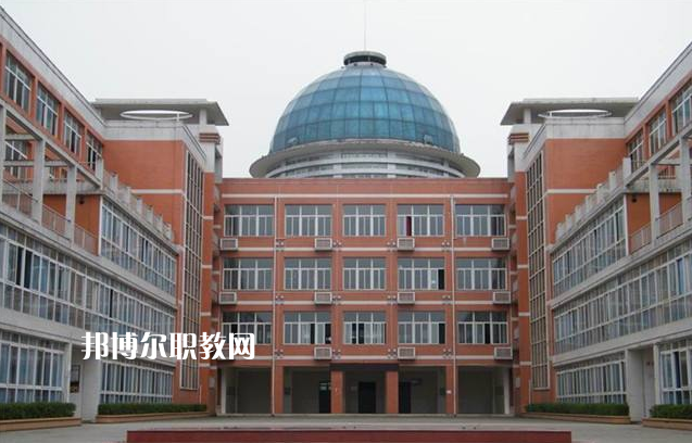 重慶大足職業(yè)教育中心2022年報名條件、招生要求、招生對象