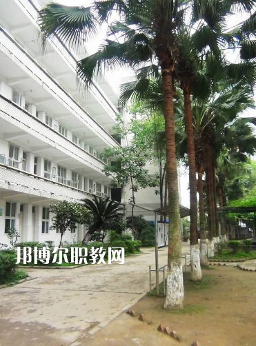 四川瀘州鵬程中等職業(yè)學(xué)校2022年學(xué)費、收費多少