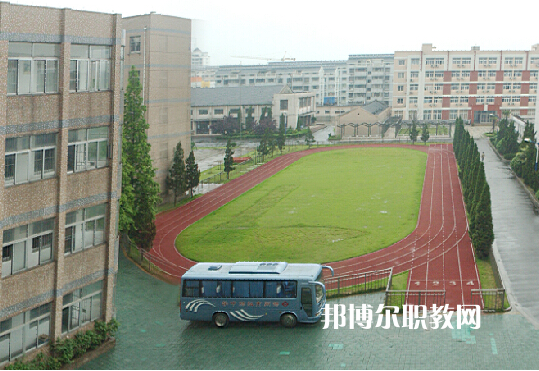 揚州市弘揚中等專業(yè)學校2022年報名條件、招生要求、招生對象