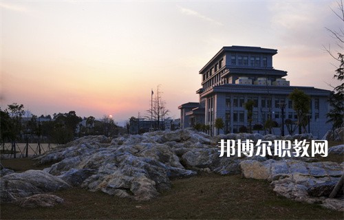 鎮(zhèn)江技師學(xué)院2022年報(bào)名條件、招生要求、招生對(duì)象