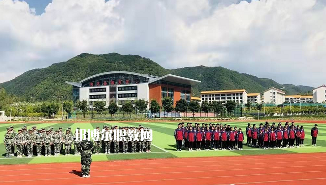 黃龍職業(yè)教育中心2022年報名條件、招生要求、招生對象