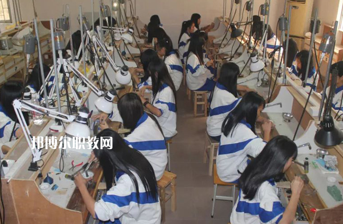 東莞實(shí)驗(yàn)技工學(xué)校2022年報(bào)名條件、招生要求、招生對(duì)象