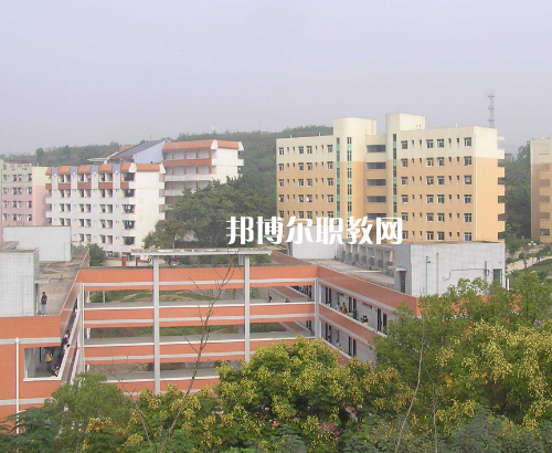 重慶貿(mào)易中等職業(yè)學(xué)校2022年報(bào)名條件、招生要求、招生對(duì)象