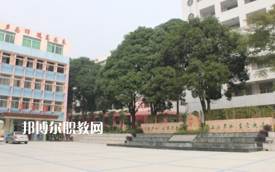 資陽科學技術(shù)學校2022年招生辦聯(lián)系電話