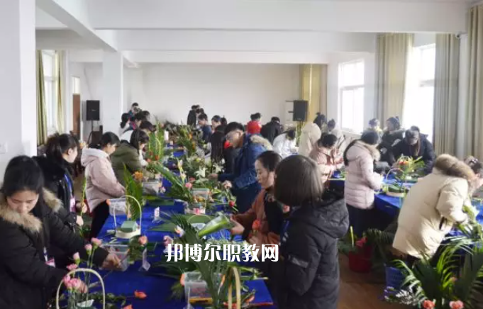 安徽省阜陽農(nóng)業(yè)學校2022年報名條件、招生要求、招生對象