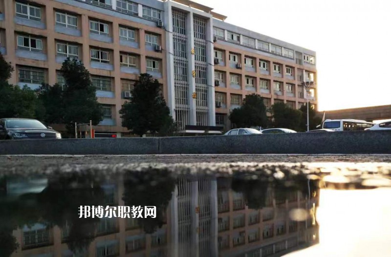 安徽紅十字會衛(wèi)生學校2022年報名條件、招生要求、招生對象