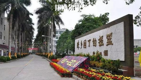 欽州合浦師范學(xué)校2022年報(bào)名條件、招生要求、招生對(duì)象