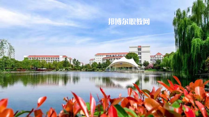 云南交通高級技工學校2022年招生辦聯(lián)系電話