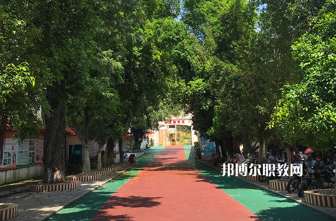 曲靖富源職業(yè)技術(shù)學校2022年報名條件、招生要求、招生對象