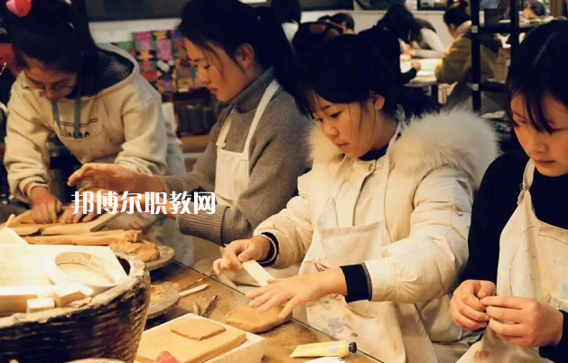 阜陽科學技術學校2022年學費、收費多少