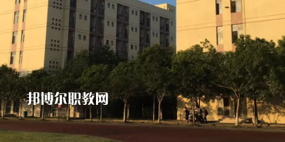 嵩明職業(yè)高級中學(xué)2022年報名條件、招生要求、招生對象