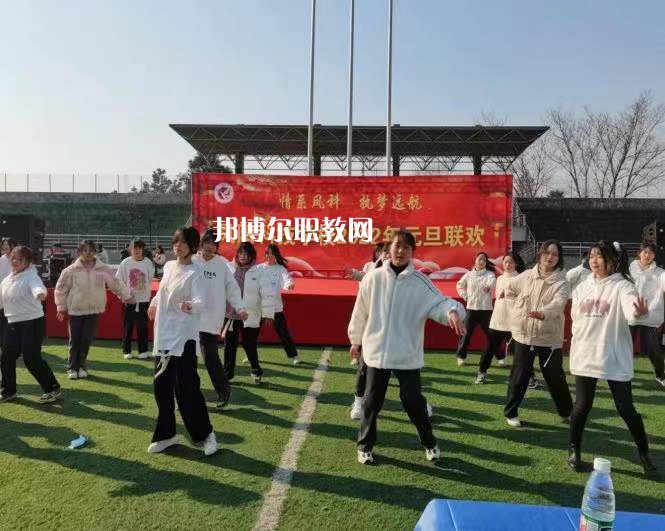 鳳陽科技學(xué)校2022年報名條件、招生要求、招生對象