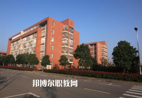安徽滁州技師學(xué)院2022年學(xué)費(fèi)、收費(fèi)多少