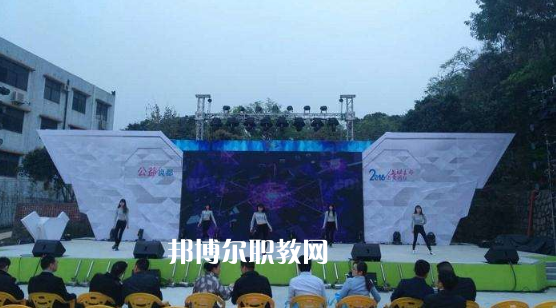 內(nèi)江市川威技工學(xué)校2022年報(bào)名條件、招生要求、招生對(duì)象