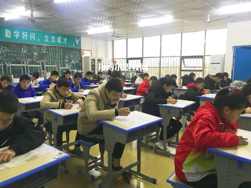 四川達(dá)州鳳凰職業(yè)技術(shù)學(xué)校2022年報(bào)名條件、招生要求、招生對(duì)象
