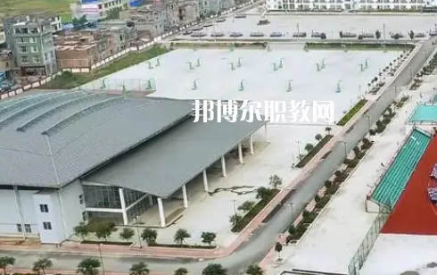 紫云苗族布依族自治民族職業(yè)技術(shù)中學(xué)2022年報名條件、招生要求、招生對象