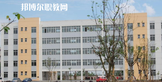 思茅衛(wèi)生學(xué)校2022年報名條件、招生要求、招生對象