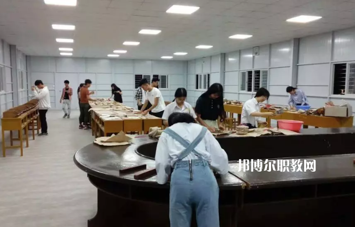 汕頭中醫(yī)藥技工學(xué)校2022年報名條件、招生要求、招生對象 
