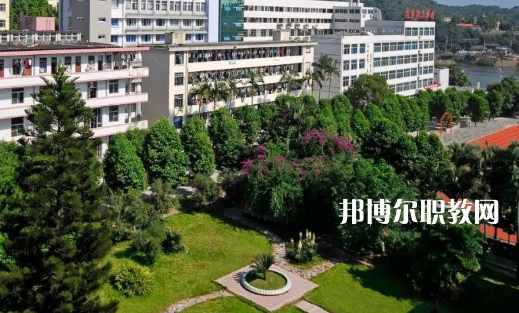 廣安第一職業(yè)技術(shù)學(xué)校2022年報(bào)名條件、招生要求、招生對(duì)象