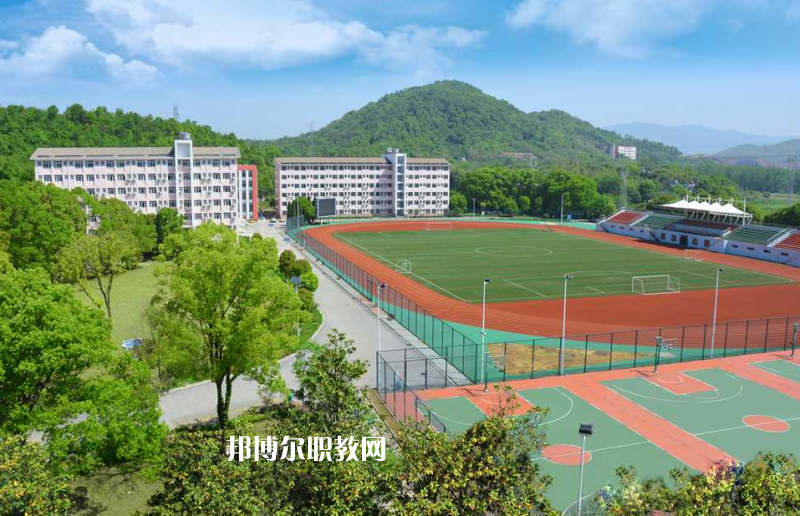 云南工藝美術學校2022年學費、收費多少