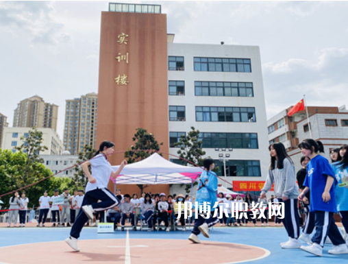 四川省工業(yè)貿(mào)易學(xué)校怎么樣、好不好