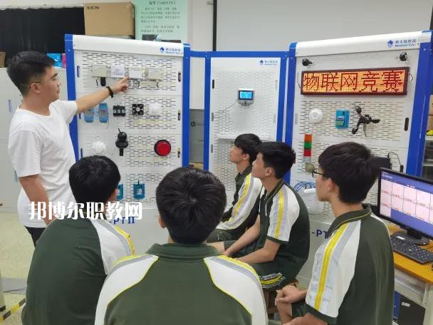 東莞商業(yè)學(xué)校2022年學(xué)費、收費多少
