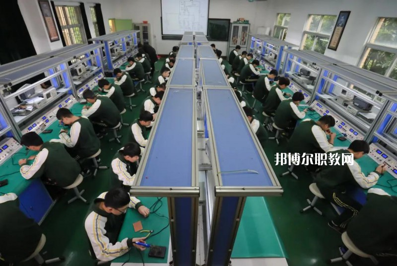 東莞商業(yè)學(xué)校2022年報(bào)名條件、招生要求、招生對(duì)象