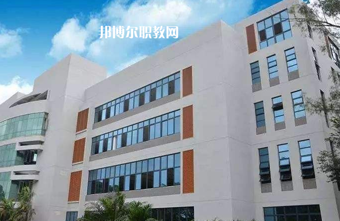玉溪工業(yè)財貿(mào)學(xué)校2022年學(xué)費、收費多少