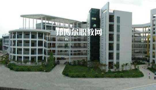 成都中醫(yī)藥大學(xué)附屬學(xué)校龍泉校區(qū)怎么樣、好不好