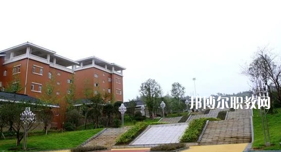 廣東新興中藥學(xué)校2022年報(bào)名條件、招生要求、招生對(duì)象