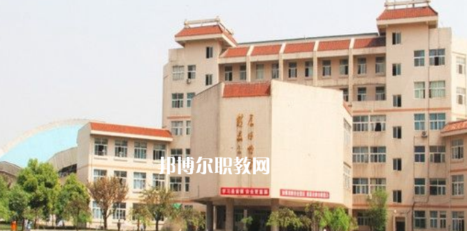 成都中醫(yī)藥大學(xué)附屬學(xué)校龍泉校區(qū)2022年報(bào)名條件、招生要求、招生對象