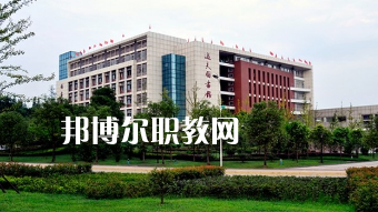 西南醫(yī)科大學(xué)護(hù)理學(xué)院附屬衛(wèi)生學(xué)校2022年報(bào)名條件、招生要求、招生對(duì)象
