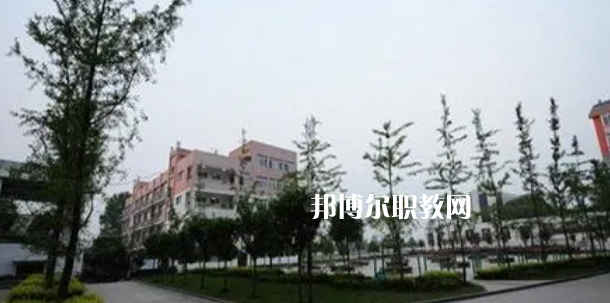 四川瀘州市江南職業(yè)中學校2022年招生辦聯系電話