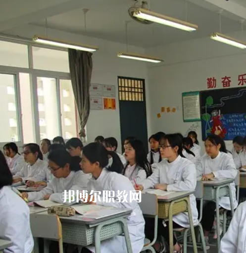 福清衛(wèi)生學(xué)校2022年有哪些專(zhuān)業(yè)