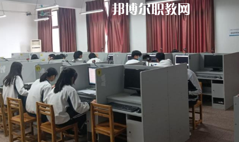 武漢建設(shè)學(xué)校2022年報名條件、招生要求、招生對象
