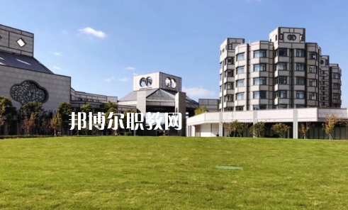隨州高級技工學(xué)校2022年報(bào)名條件、招生要求、招生對象