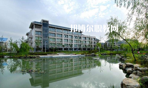 襄樊工業(yè)學校2022年報名條件、招生要求、招生對象
