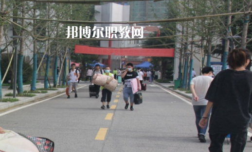 武漢新洲高級(jí)職業(yè)中學(xué)2022年報(bào)名條件、招生要求、招生對(duì)象